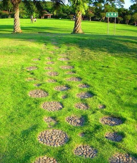 草坪設(shè)計應(yīng)用 草坪設(shè)計應(yīng)用